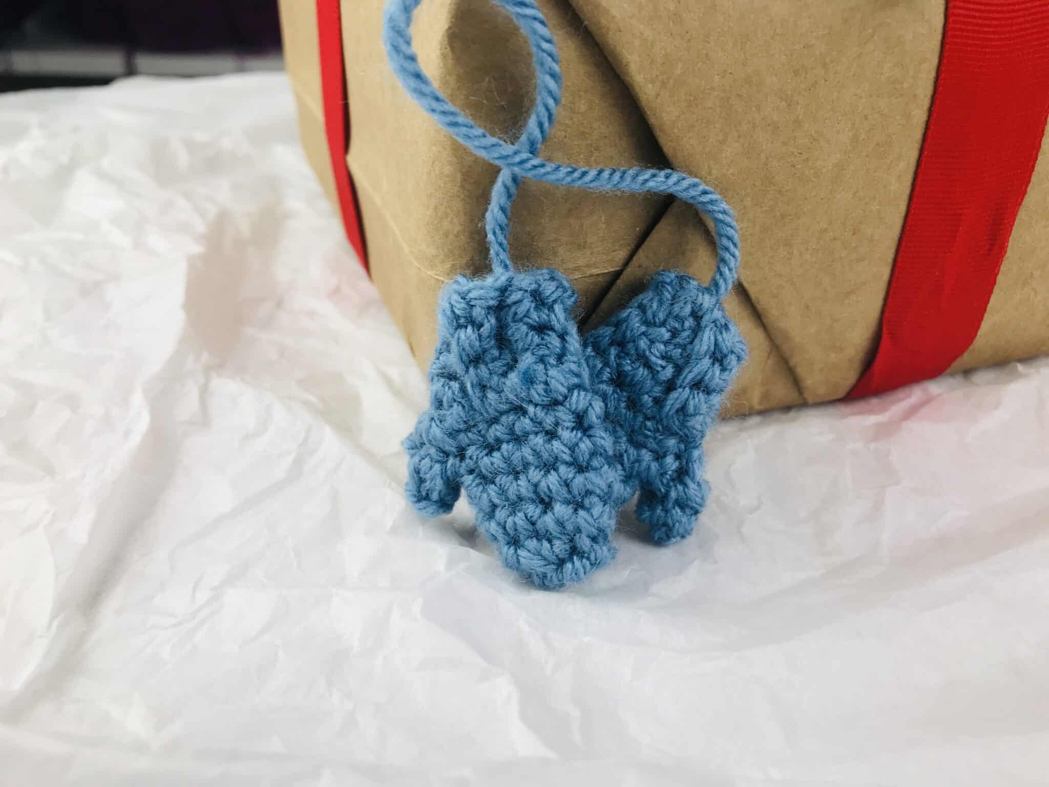 Crochet Mitten Ornament Pattern - Free & Easy!
