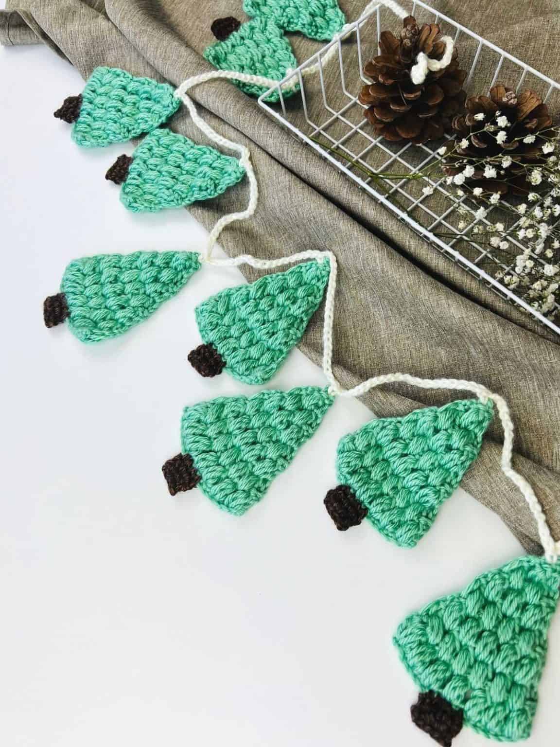 Crochet Christmas Tree Garland - Free Pattern